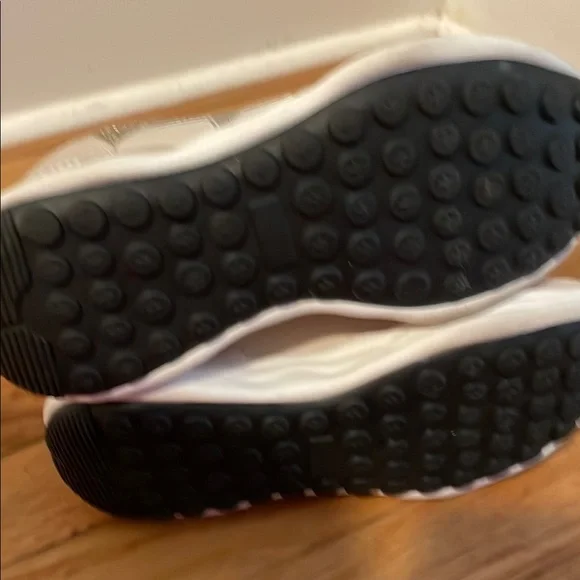 Lilac and Gold Star Sneakers - Picture 4 of 4